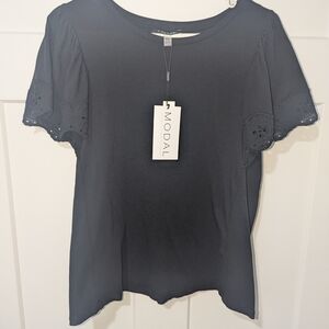 Tahari Elegant Black Short Sleeve Top